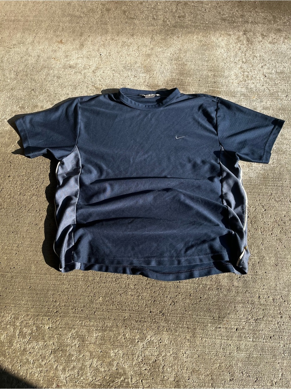 Nike Men’s Dark Blue Short-Sleeve Athletic Tee